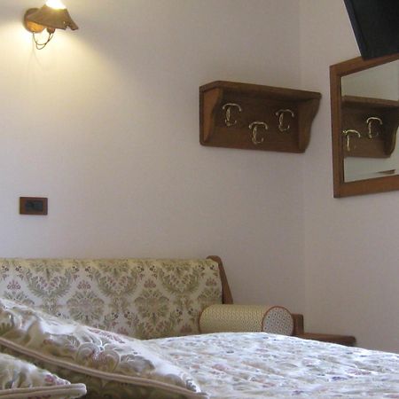 Hotel Villa Plinia Pragelato Exterior photo